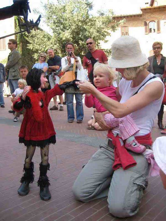 2ο Παγκόσμιο Φεστιβάλ Θεάτρου Δρόμου Αθήνα